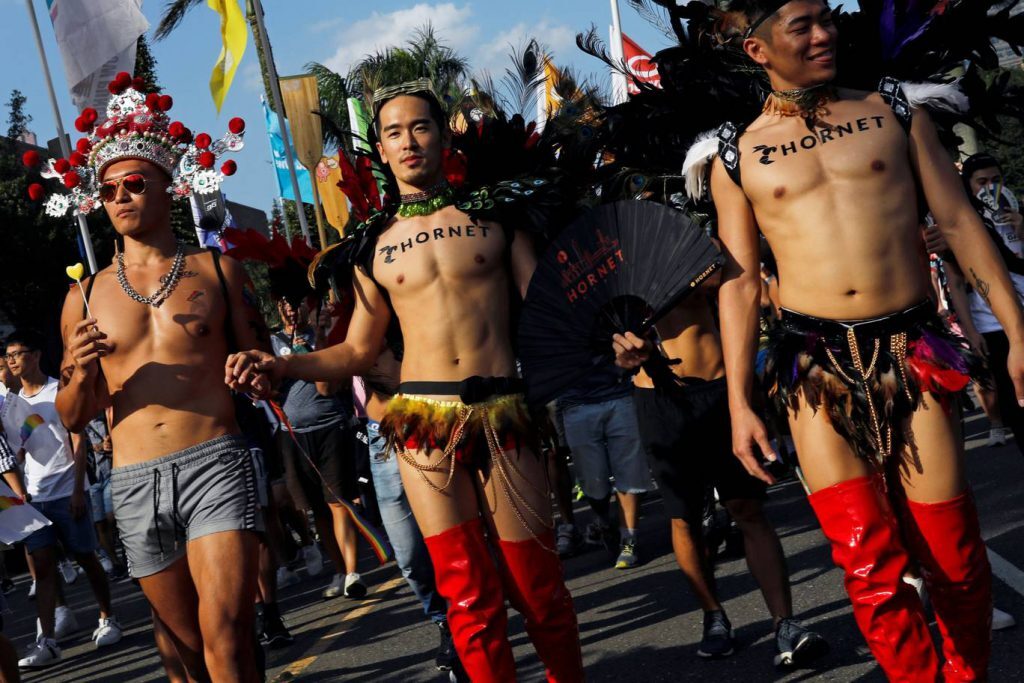 คาราวานกลุ่ม “คนรักร่วมเพศ” ใหญ่ที่สุดในเอเชีย เรียกร้องสิทธิ์ “การแต่งงานของเพศเดียวกัน”