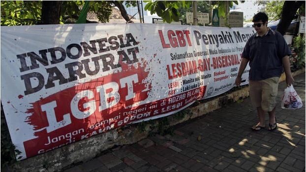 สุดอึ้ง! เมืองอิเหนาสั่งปรับ 'เกย์-คนข้ามเพศ' ฐานก่อกวนความสงบเรียบร้อย